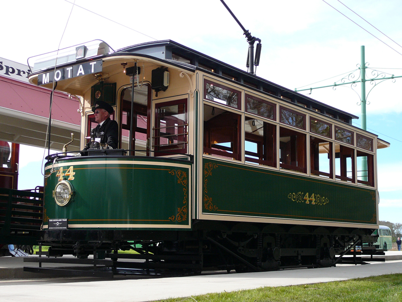MOTAT-Live-Tram-and-Driver-for-web.jpg
